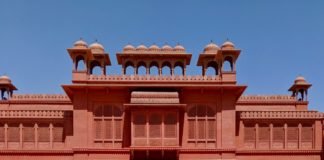 Gaj Kesri: an upscale royal themed resort