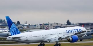 United Airlines adds over 1,400 flights due to Thanksgiving travel demand