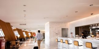 Qantas says Bonjour to Accor, Re-opens International Lounges
