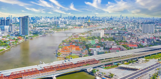 Thailand grants visa extension for tourists to stimulate upcoming high season