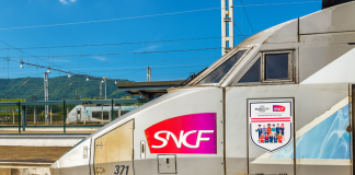 France increase taxes on airline tickets to support trains