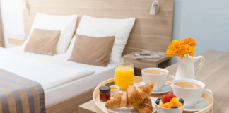 FHRAI urges GST delinking of F&B services from hotel room tariffs